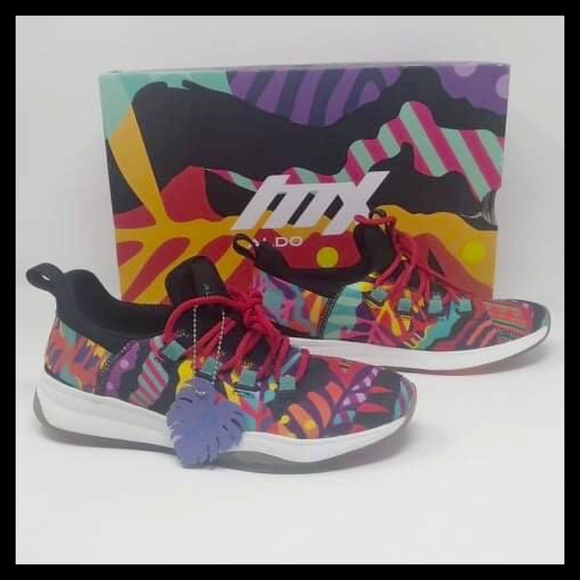 ALDO MX DINA SAADI Trainers design
Artist Series - Picture 7 of 10
